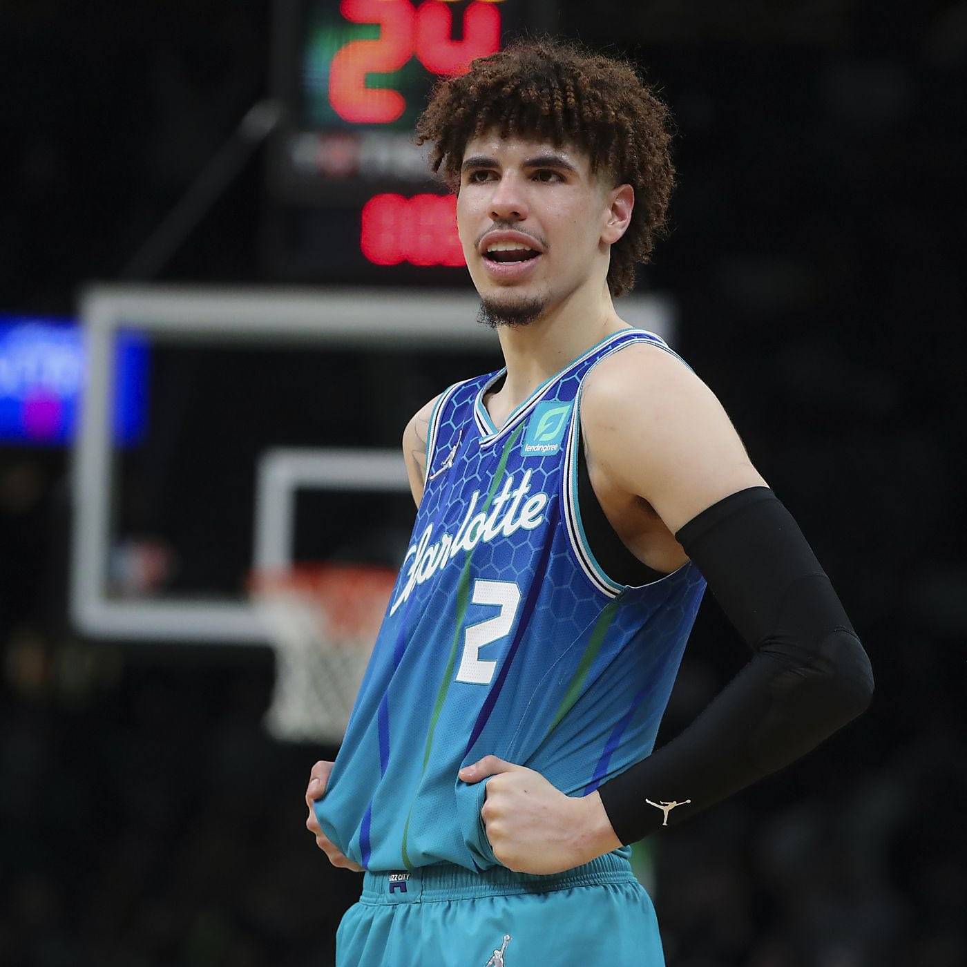 天博网址-今夜瓦伦西亚调整名单以备法国杯关键时刻夏洛特黄蜂再遭质疑，集结日罗马调整名单以备西甲看傻球迷的简单介绍