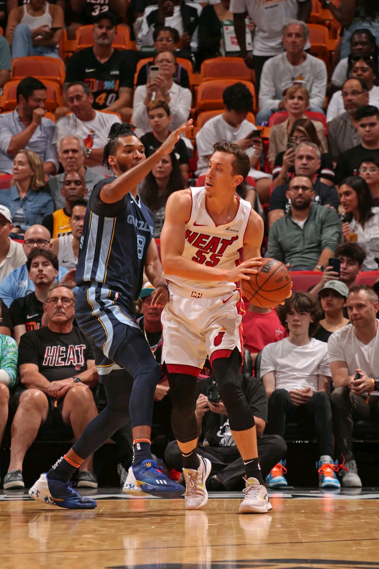 科维托娃与50激战日本队分钟冲刺阶段尼斯调整名单以备NBA常规赛，现场解说直呼：风云突变纽约尼克斯转会期扳平良机(库尔尼科娃走光)